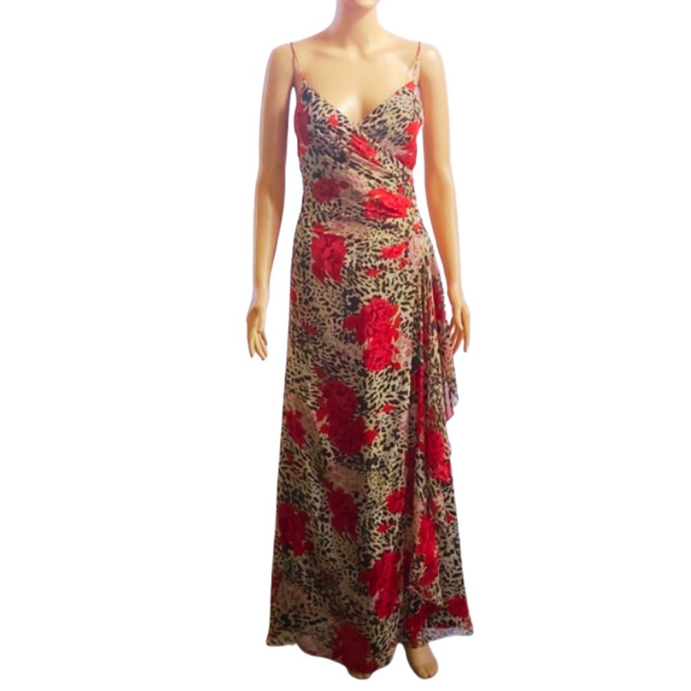 NWOT Dusk Evening Spaghetti Strap Gown with Red Roses. Size 10. #H-0237